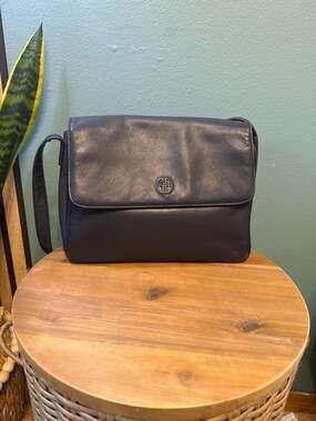 Giani Bernini Navy Blue Leather Triple Gusset Crossbody Bag